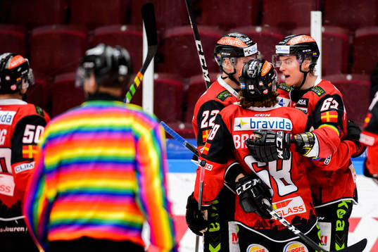 Malmö Redhawks Fredrik Händemark jublar
