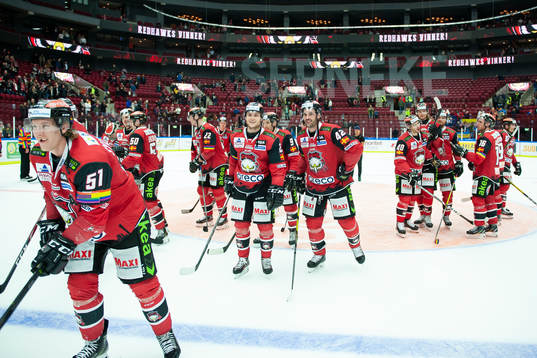 Malmö Redhawks spelare jublar