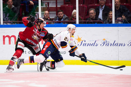 Malmö Redhawks Adam Ollas Mattsson och Djurgårdens Patrik