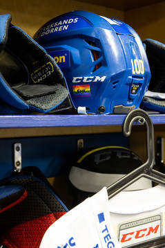 Leksands Martin Karlssons hjälm innan ishockeymatchen i