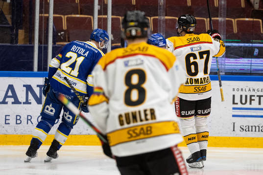 Luleås  Konstantin Komarek jublar