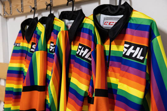 Domartröjor innan ishockeymatchen i SHL mellan Leksand och