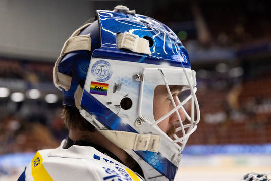 Leksands målvakt Axel Brage innan ishockeymatchen i SHL