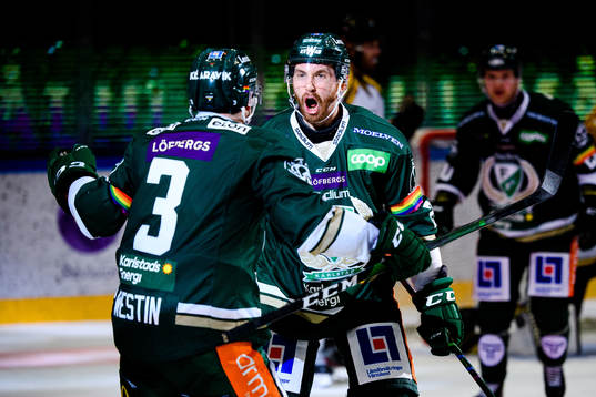 Färjestads Jonathon Blum och Jens Westin jublar