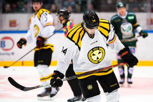 Brynäs Nicklas Danielsson deppar