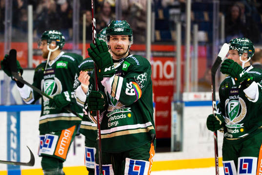 Färjestads Linus Johansson jublar