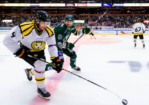 Brynäs Niclas Andersén och Färjestads Linus Johansson