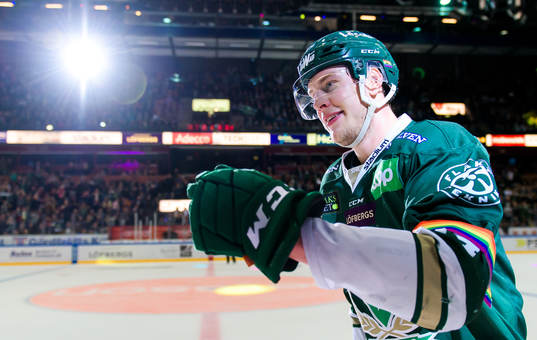 Färjestads Victor Ejdsell jublar