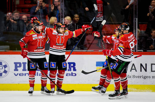Örebros Jonathan Andersson gör 1-0 och jublar