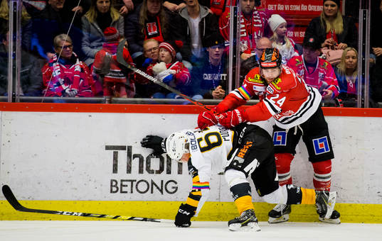 Örebros Aaron Irving och Skellefteås Jonathan Pudas