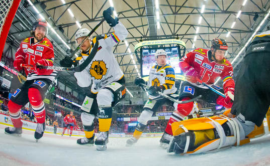 Örebros Ludvig Rensfeldt, Skellefteås Filip Berglund och
