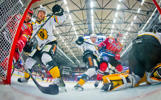 Örebros Ludvig Rensfeldt, Skellefteås Filip Berglund och