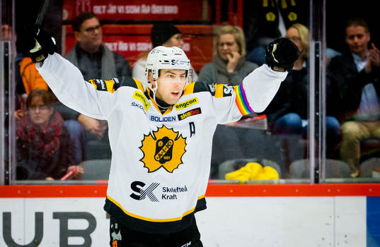 Skellefteås Joakim Lindström gör 1-2 och jublar