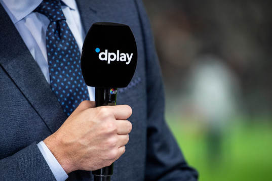 Dplays logotyp på en mikrofon
