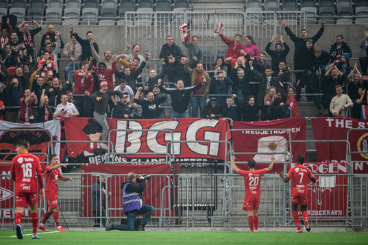 Branns Marcus Mehnert jublar