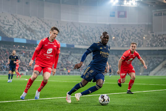 Branns Robert Taylor och Amer Ordagic mot Djurgårdens