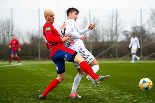 Bläddra bland fler bilder av Fotboll, Träningsmatch, Tvååker - Örgryte