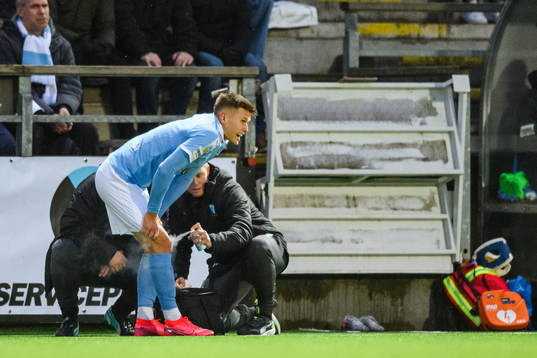 Malmö FFs Arnór Traustason får vård
