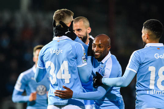 Malmö FFs Guillermo Molins och Fouad Bachirou jublar med