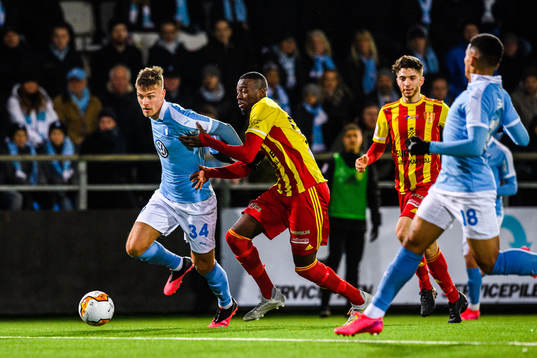 Malmö FFs Pavel Vagic och Syrianskas Godard Kabali Fataki