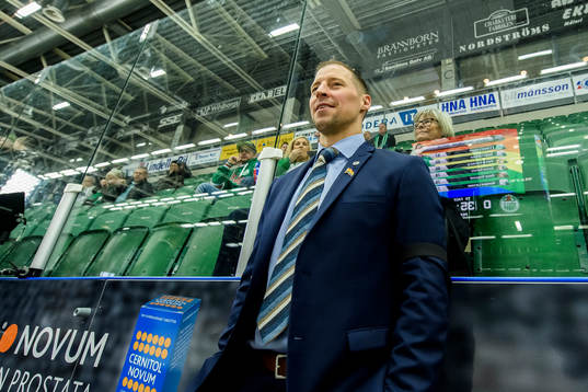 Rögles tränare Cam Abbott innan ishockeymatchen i SHL