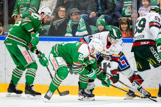 Rögles Ted Brithén och Frölundas Jacob Peterson