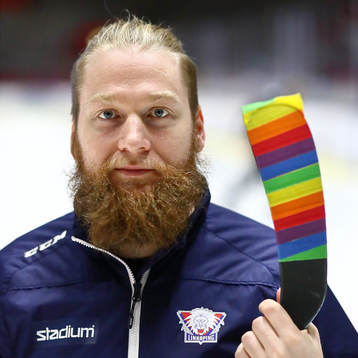 Linköpings Jonas Junland klubba med pride-tejp före