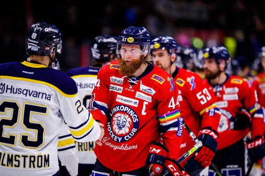 Linköpings Jonas Junland deppar