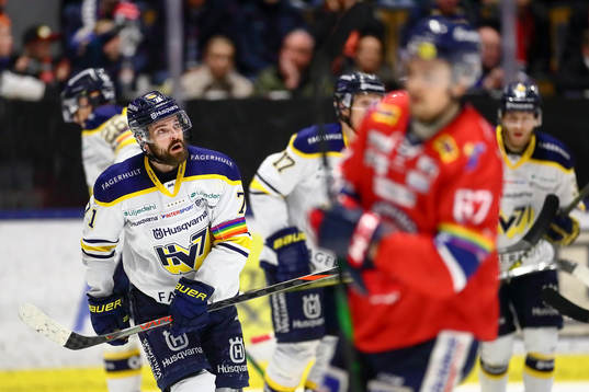 s Linus Fröberg jublar