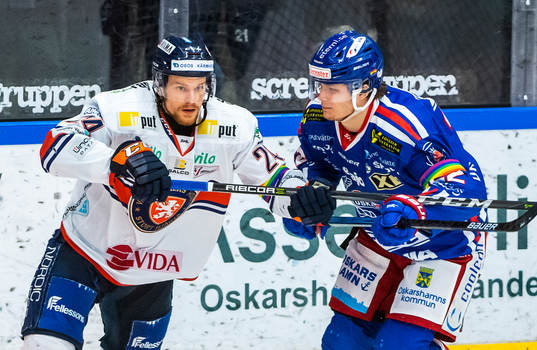 Oskarshamns John Dahlström och Växjös Brendan Shinnimin
