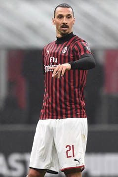 Zlatan Ibrahimovic of Milan against Lyanco Evangelista