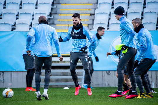 Erdal Rakip i mitten