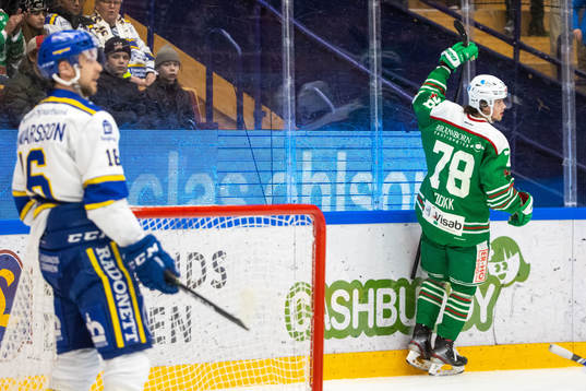 Rögles Dominik Bokk jublar