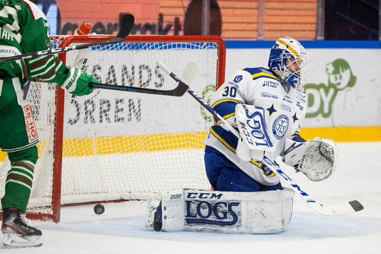 2-4 bakom Leksands målvakt Janne Juvonen