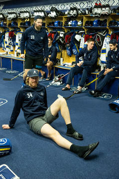 Leksands Philip Samuelsson förbereder sig innan