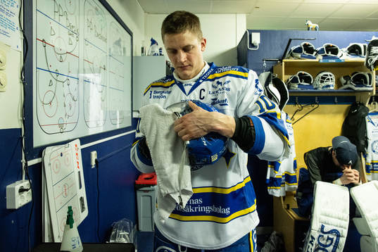 Leksands Martin Karlsson  förbereder sig innan