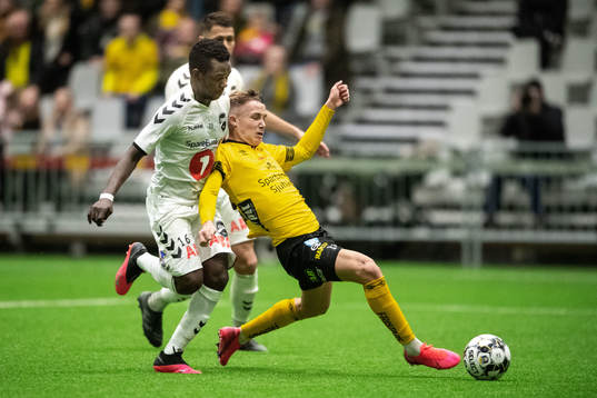 Odds Joshua Kitolano och Elfsborgs Jacob Ondrejka