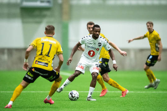 Odds Kachi och Elfsborgs Christopher McVey