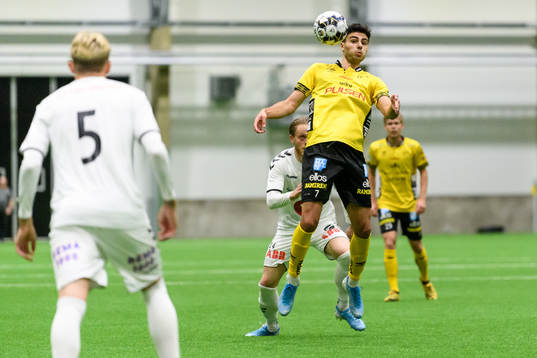 Elfsborgs Deniz Hümmet med Odds Fredrik Lund Nordkvelle