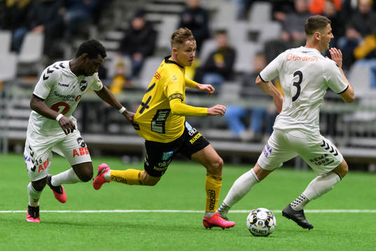 Elfsborgs Jacob Ondrejka och Odds Joshua Kitolano