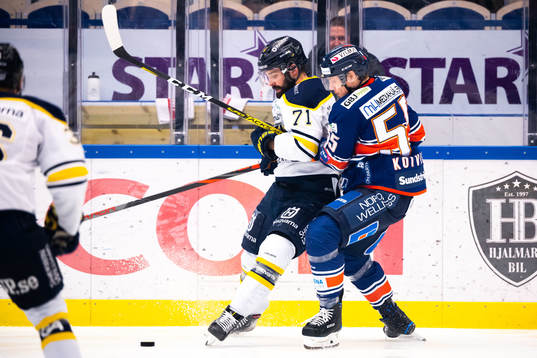 s Linus Fröberg och Växjös Miika Koivisto