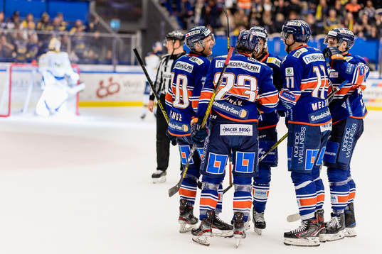 Växjös spelare jublar