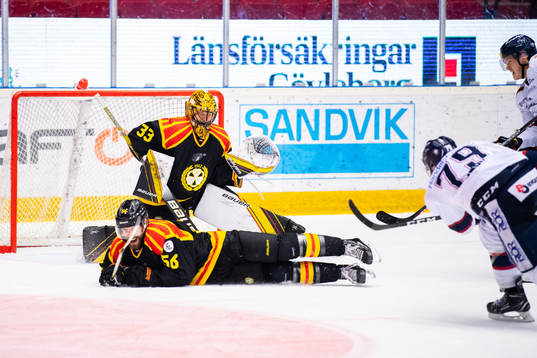 Brynäs målvakt Samuel Ersson och Jonathan Sigalet