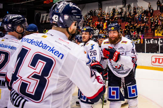 Linköpings Jonas Junland (h) jublar