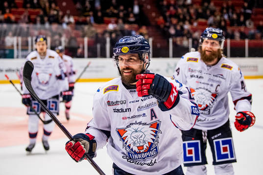 Linköpings Jonas Holös jublar
