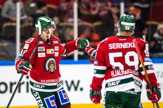 Frölundas Brandon Gormley jublar med lagkamrater