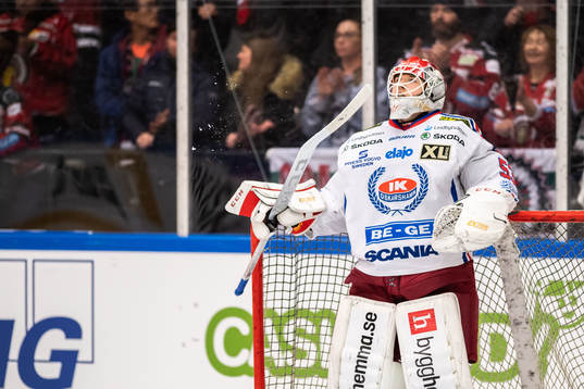 Oskarshamns målvakt Daniel Rosengren deppar