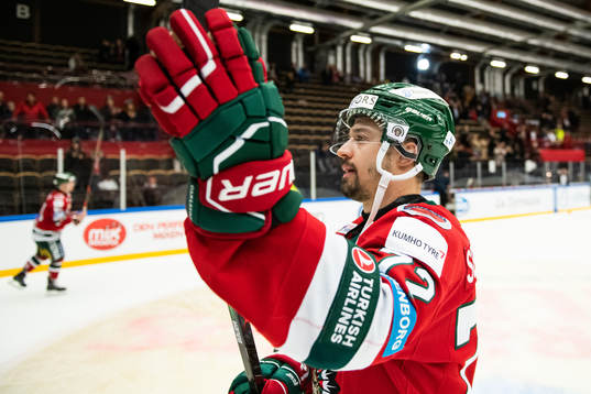 Frölundas Patrik Carlsson jublar