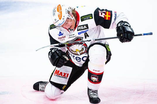 Malmö Redhawks Emil Sylvegård jublar
