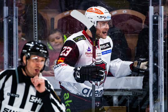 Malmö Redhawks Christoffer Forsberg i utvisningsbåset